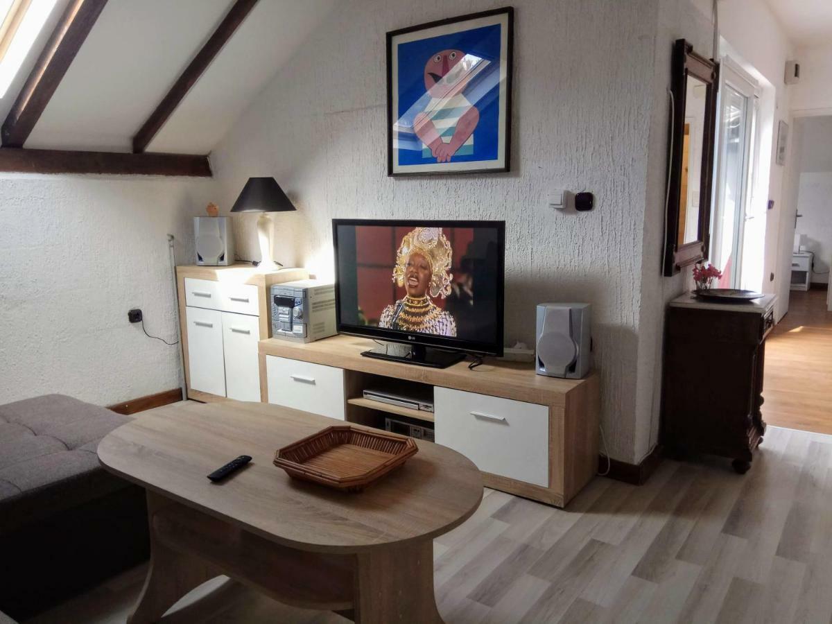 Apartman Slava Tisno Eksteriør bilde