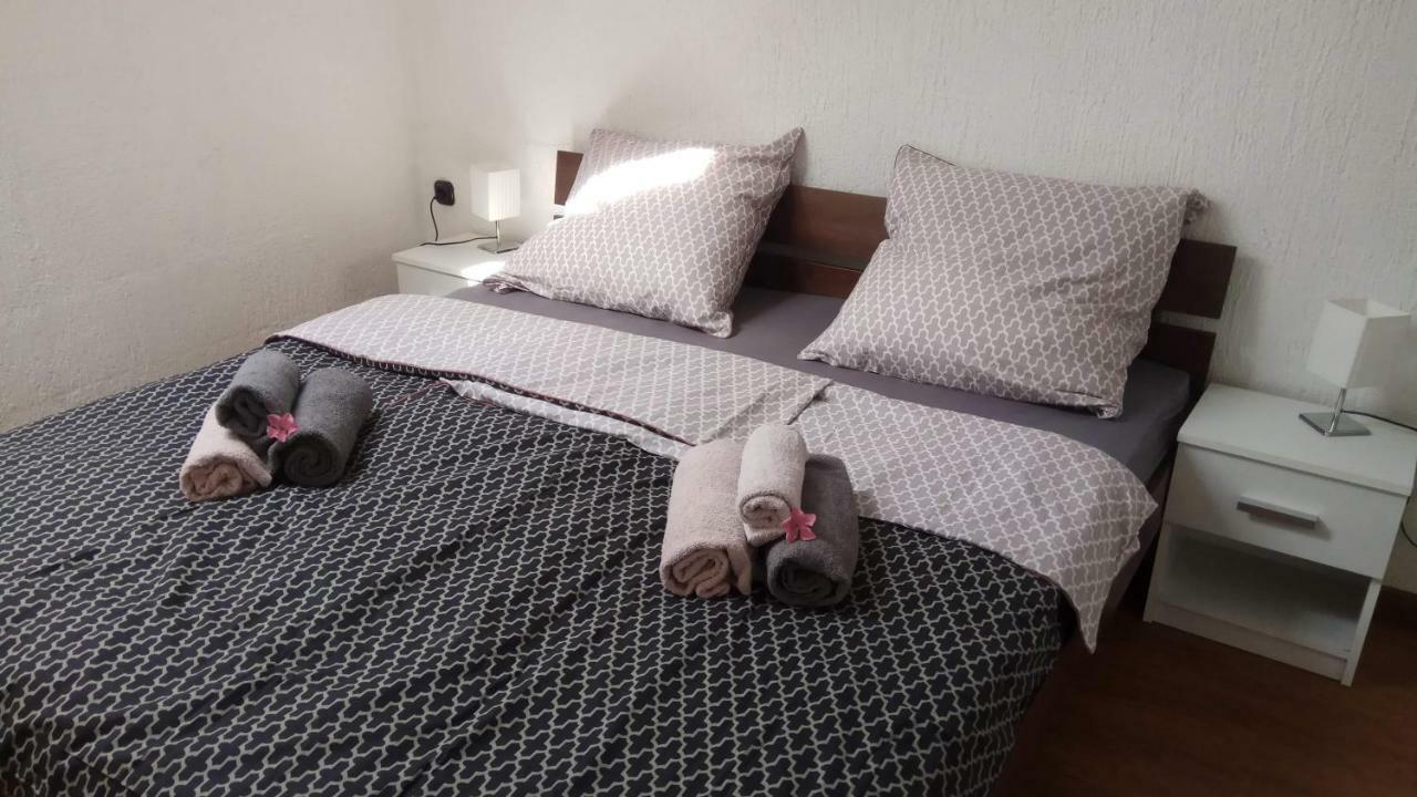 Apartman Slava Tisno Eksteriør bilde