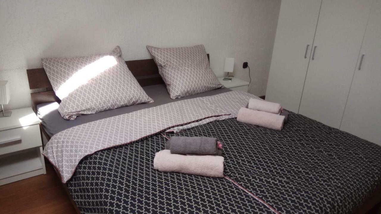 Apartman Slava Tisno Eksteriør bilde